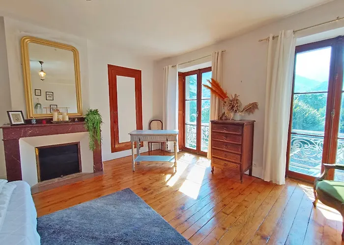 Le Pyreneen, T2, Wifi, Luchon Centre Апартаменты *