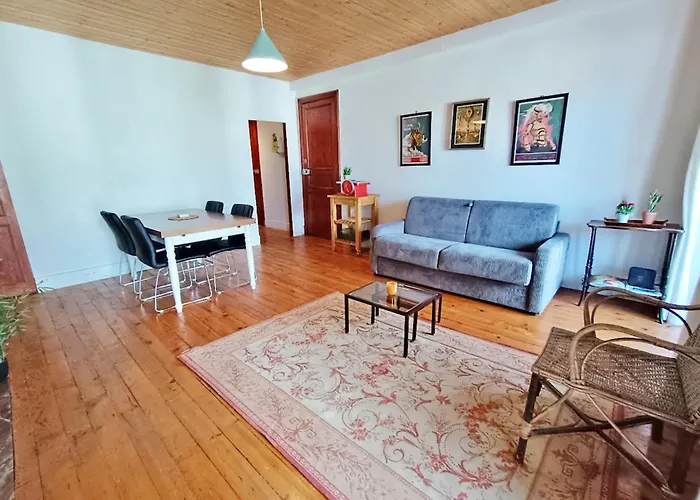 Апартаменты Le Pyreneen, T2, Wifi, Luchon Centre *